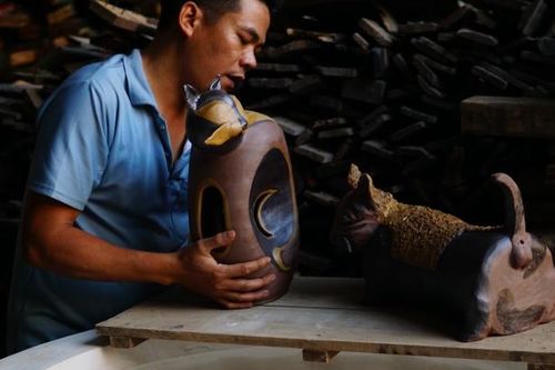 Gốm Hương Canh đương đại: Khai thác chất liệu cũ, mang về giá trị mới