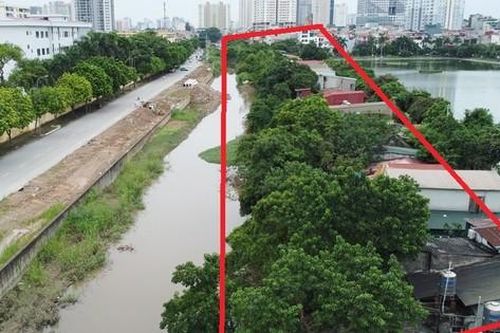 Hà Nội: Úng ngập nghiêm trọng, kênh thoát nước nghìn tỷ 11 năm chưa xong mặt bằng