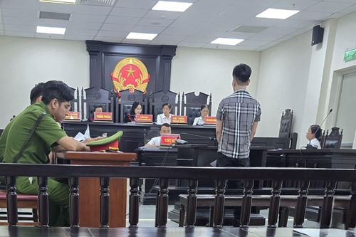 Đâm người trọng thương vì mâu thuẫn khi lùi xe