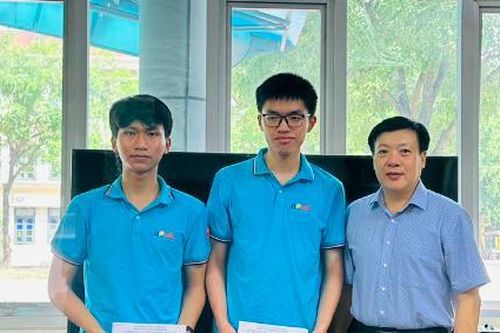 Từ quyết định 'quay xe' đến Huy chương Vàng Olympic quốc tế của nam sinh Bắc Giang