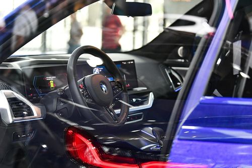 Bên trong 'thánh đường' BMW tại Đức, hàng loạt xe 'xịn xò' lộ diện
