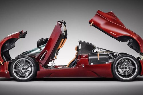Giá 3,4 triệu USD, siêu xe Pagani Utopia vừa ra mắt vẫn phải mở mui thủ công