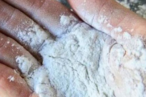 Người phụ nữ nhập viện sau thời gian dài dùng phèn chua trị hôi nách