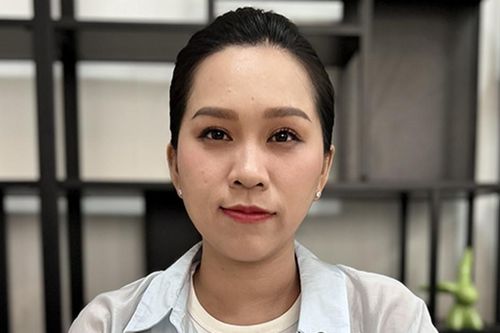Ca sĩ Hồng Phượng xin lỗi, cầu cứu vì bị tấn công mỗi ngày