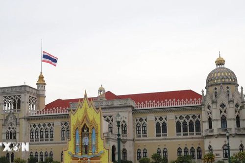Hình ảnh Thái Lan treo cờ rủ 2 ngày tưởng nhớ Tổng Bí thư Nguyễn Phú Trọng