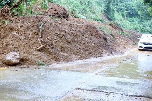 Bắc Kạn: Nhiều tuyến đường quốc lộ, tỉnh lộ bị sạt lở, ách tắc do mưa lũ