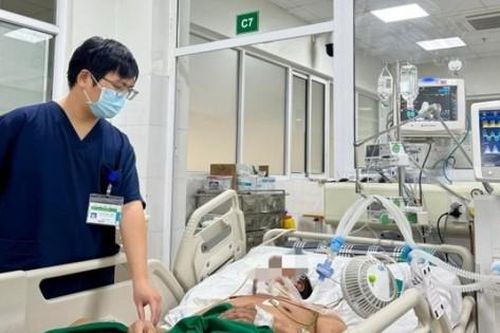 Người đàn ông nguy kịch sau 1 tháng dẫm vào gai