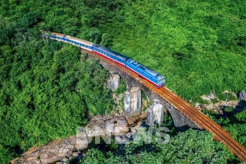 Khắc phục điểm xung yếu vào mùa mưa bão trên tuyến đường sắt Bắc - Nam