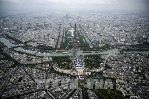 Paris giảm mạnh giá khách sạn để thu hút du khách đến Thế vận hội