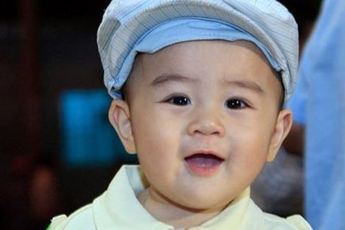 2 cậu bé Việt nhỏ tuổi thừa kế khối tài sản 'khổng lồ' gây chấn động