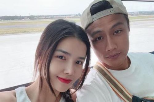 Vợ chồng Mạc Hồng Quân về nước sau chuỗi ngày tình tứ tại trời Tây