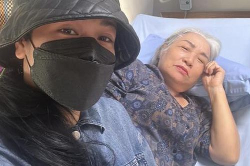 Mẹ Nhật Kim Anh nhập viện, tình hình sức khỏe ra sao?