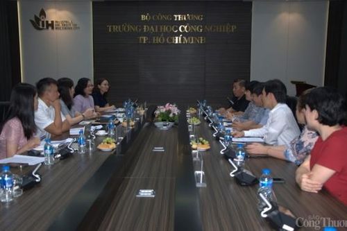 Thứ trưởng Phan Thị Thắng làm việc với Đại học Công nghiệp TP. Hồ Chí Minh về tài chính, đầu tư công