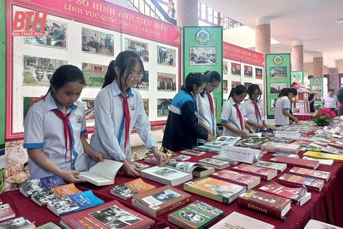 Kết nối với con tuổi dậy thì