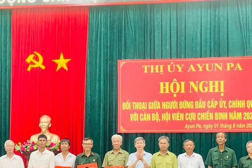 Ayun Pa: Đối thoại giữa người đứng đầu cấp ủy, chính quyền với cán bộ, hội viên Cựu chiến binh