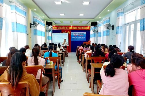Tập huấn về giáo dục cha mẹ trong chăm sóc và bảo vệ trẻ em