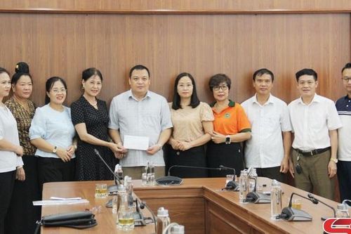Hiệp hội Du lịch tỉnh ủng hộ đồng bào Thành phố bị thiệt hại do mưa lũ