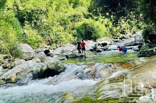 La Bằng níu chân du khách