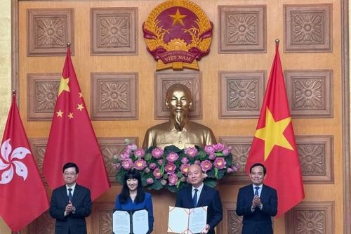 Việt Nam và Hong Kong ký MOU về hợp tác xúc tiến thương mại