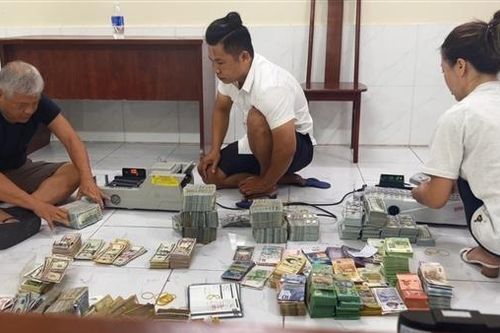 Đấu tranh hiệu quả với tội phạm liên quan đến người nước ngoài: Muôn vàn vi phạm (Bài 1)