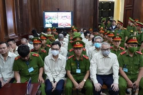 Làm rõ số hồ sơ không đủ điều kiện được lãnh đạo Phòng Tàu sông bỏ qua