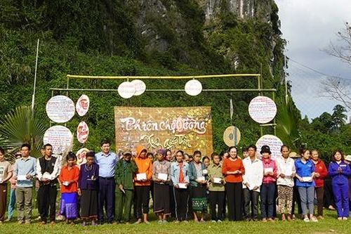 Vì sao Đại hội đại biểu MTTQ Việt Nam tỉnh Quảng Bình không nhận hoa chúc mừng?