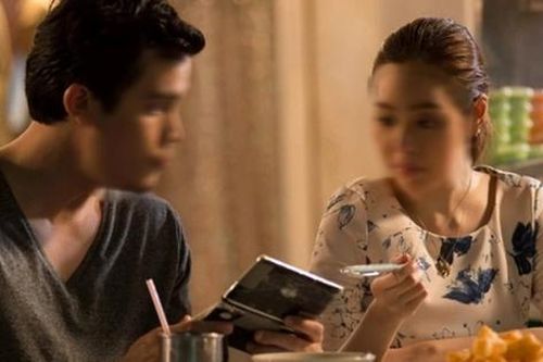 Mẹ chồng bị ung thư, tôi định bán nhà chữa bệnh cho bà thì chồng đưa ra thẻ ngân hàng có số tiền lớn
