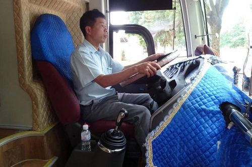 Đi qua các 'điểm đen' về tai nạn giao thông, tài xế cần làm gì?
