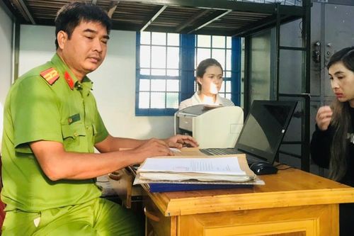 Đắk Nông: Bắt đối tượng truy nã đang nhập cảnh tại sân bay