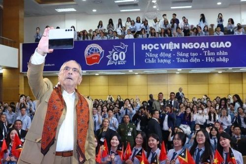 Tổng thống Timor-Leste giao lưu với sinh viên Học viện Ngoại giao
