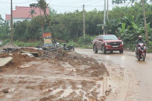 Cần sớm khắc phục bất cập trong thi công đường tỉnh 414C tại Ba Vì