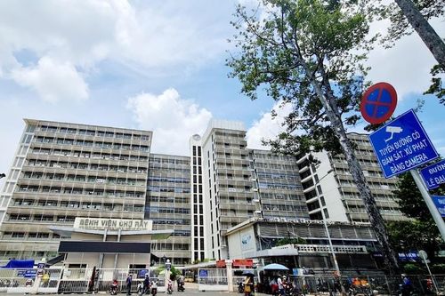 Bệnh viện Chợ Rẫy cứu sống mẹ và thai nhi có nguy cơ tử vong 80%