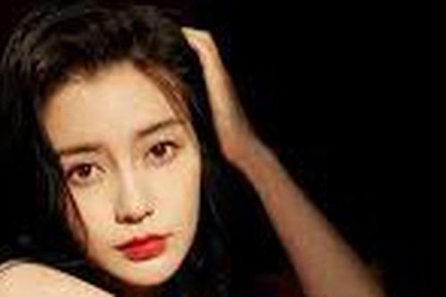 Dù bị 'phong sát', Angelababy vẫn sở hữu loạt bất động sản đắt đỏ và núi hàng hiệu xa xỉ