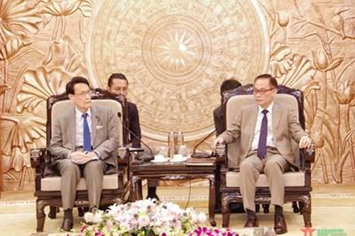 Trưởng ban Đối ngoại Trung ương Lê Hoài Trung tiếp Trưởng ban Nghiên cứu chính sách Đảng Dân chủ Tự do Nhật Bản