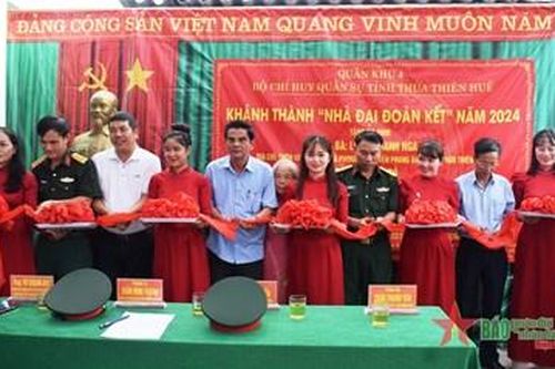 Bộ Chỉ huy Quân sự tỉnh Thừa Thiên Huế khánh thành và bàn giao 'Nhà đại đoàn kết'