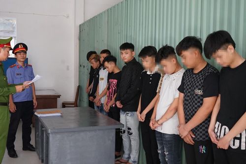 Tiếp tục tạm giam thêm nhiều 'báo thủ' gây rối trật tự tại đường phố Đà Nẵng