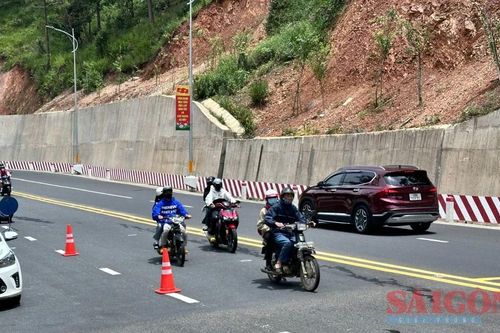 Tiếp tục khắc phục lún nứt mặt đường đèo Prenn