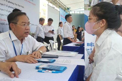 53 bệnh viện, trung tâm y tế tại TPHCM tuyển dụng bác sĩ trẻ