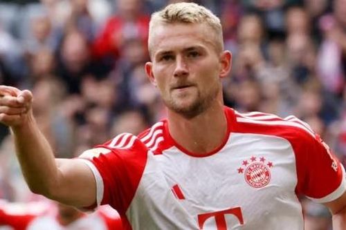 MU đàm phán thất bại, De Ligt trở lại Bayern Munich tập luyện