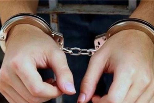 Bắt tạm giam đối tượng dùng rựa chém bố bạn