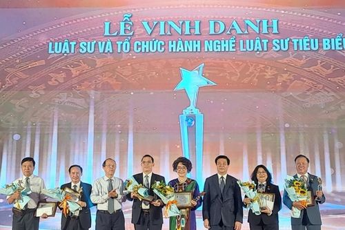 Vinh danh 18 luật sư, tổ chức hành nghề luật sư tiêu biểu