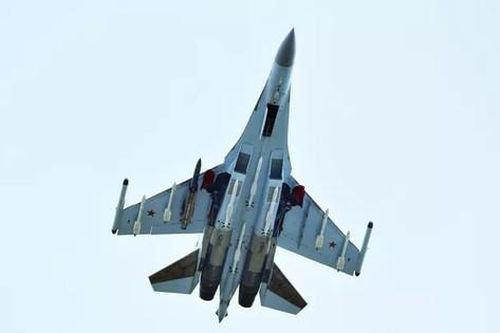 Máy bay chiến đấu Su-35S của Nga tuần tra trên Biển Đen