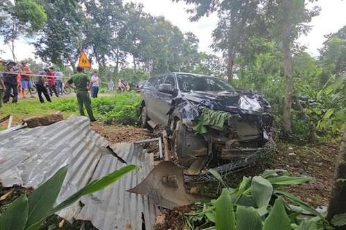 Tạm giam tài xế xe bán tải tông chết 3 người trong một gia đình
