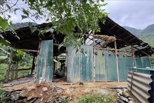 Sạt lở đất trong đêm, 2 chị em thương vong