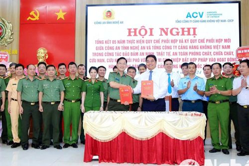 Công an Nghệ An và Tổng công ty Cảng hàng không Việt Nam ký kết quy chế phối hợp đảm bảo an ninh, an toàn hàng không