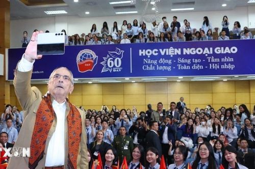 Tổng thống Timor-Leste giao lưu với sinh viên Học viện Ngoại giao