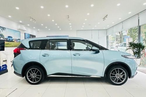 'Vua MPV' rộng hơn Toyota Innova Cross giảm giá sốc 140 triệu đồng, rẻ gần bằng Mitsubishi Xpander