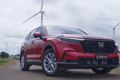 Giá xe Honda CR-V mới nhất tháng 8/2024: Khởi điểm còn dưới 1 tỷ đồng