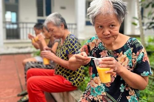 Nồi cháo yêu thương ấm lòng người bệnh