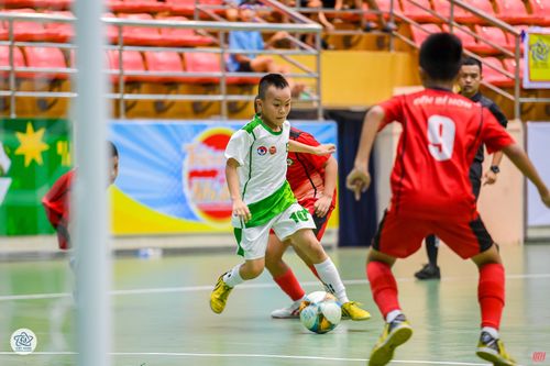 Nguyễn Lê Gia Bảo - 'vũ khí' lợi hại của U11 Việt Hùng Thanh Hóa tại giải Bóng đá Nhi đồng toàn quốc 2024